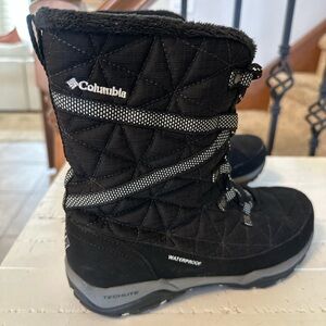 Women's Columbia Minx Mid III Omni-Heat Black Waterproof Winter Boots Women’s 8